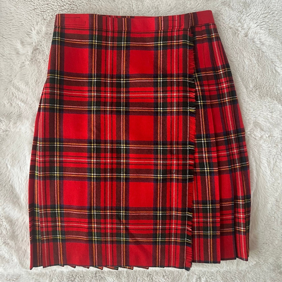 Scottish Clanwear Dresses & Skirts - Women's Scottish Clanwear Red Black Plaid Pleated Wool Skirt Size 12